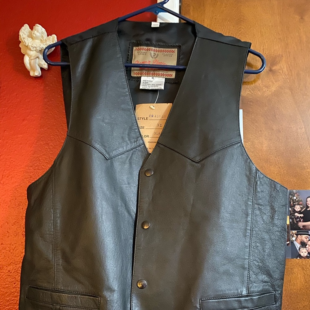 Men’s leather vest with silk back